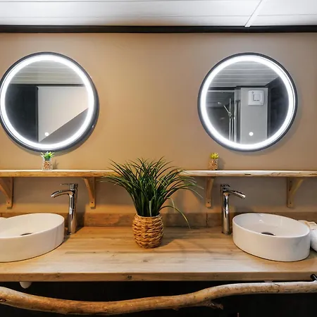 Upstays Pool 200m Near 빌라 *